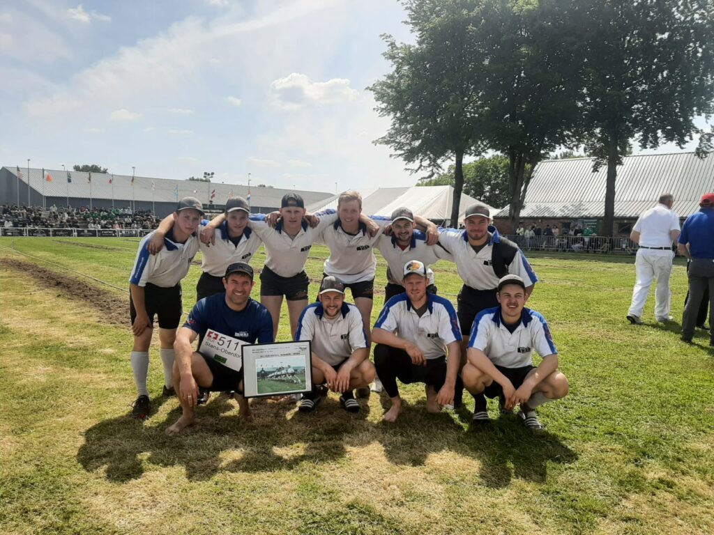 Die 580kg Mannschaft gemeinsam nach einam Kampf.